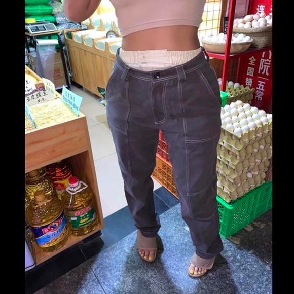 Kylie Jenner cargo pant - Picture 2 of 4